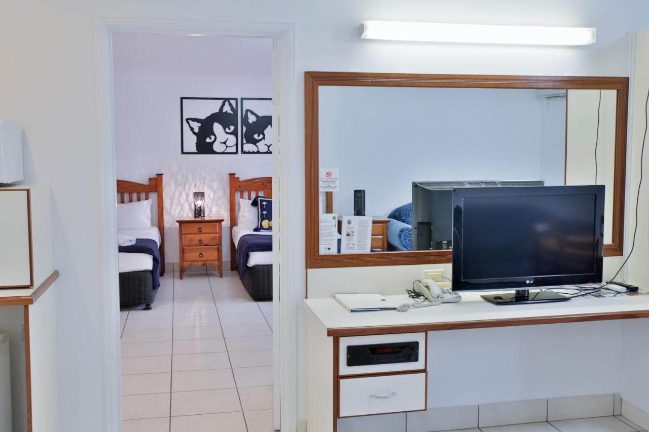 Central Park Motel Rockhampton Buitenkant foto