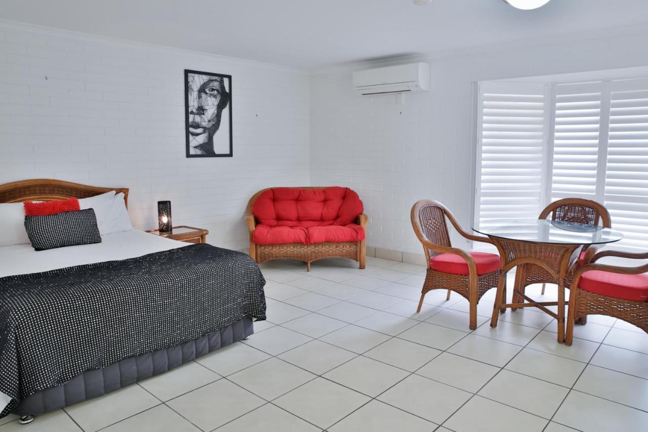 Central Park Motel Rockhampton Buitenkant foto