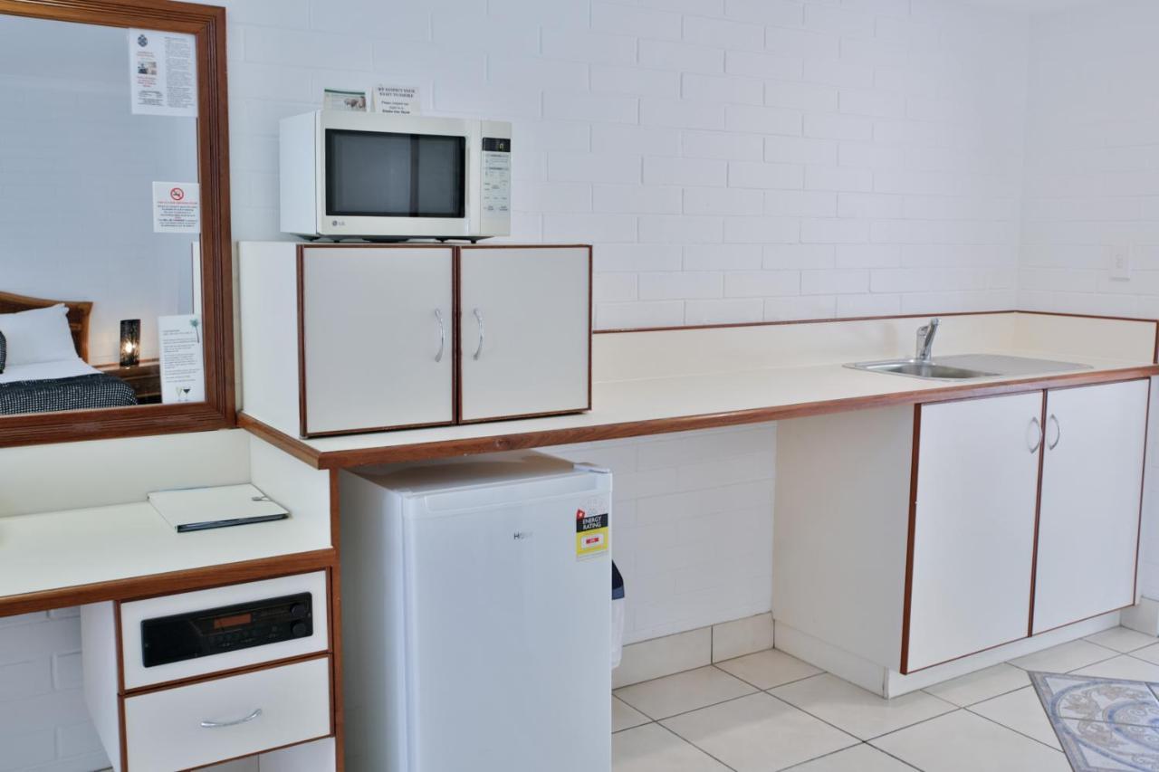Central Park Motel Rockhampton Buitenkant foto