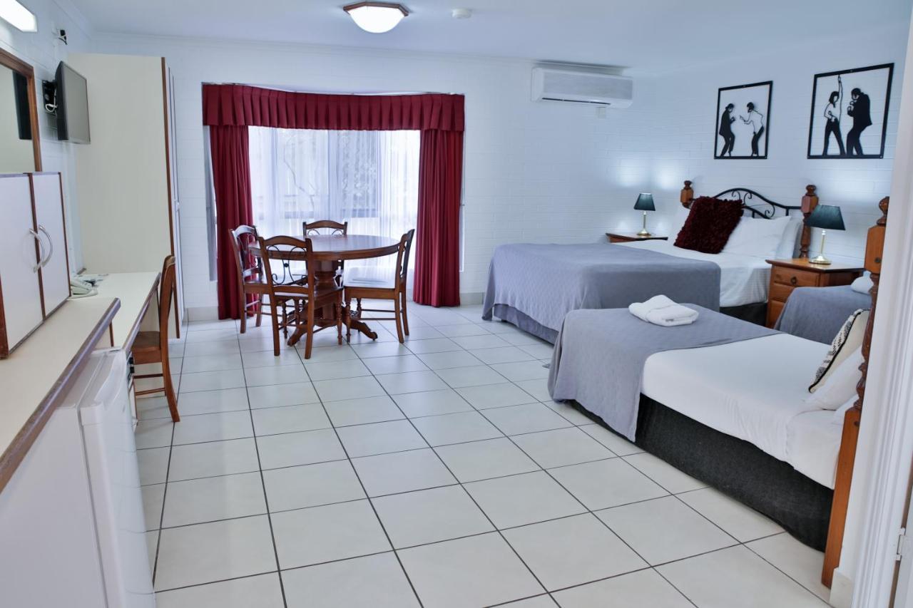 Central Park Motel Rockhampton Buitenkant foto