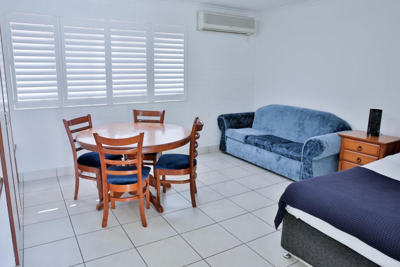 Central Park Motel Rockhampton Buitenkant foto