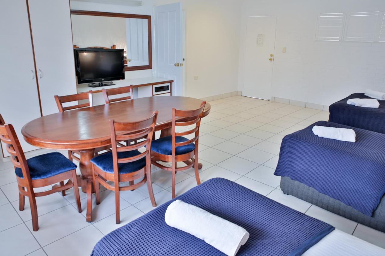 Central Park Motel Rockhampton Buitenkant foto