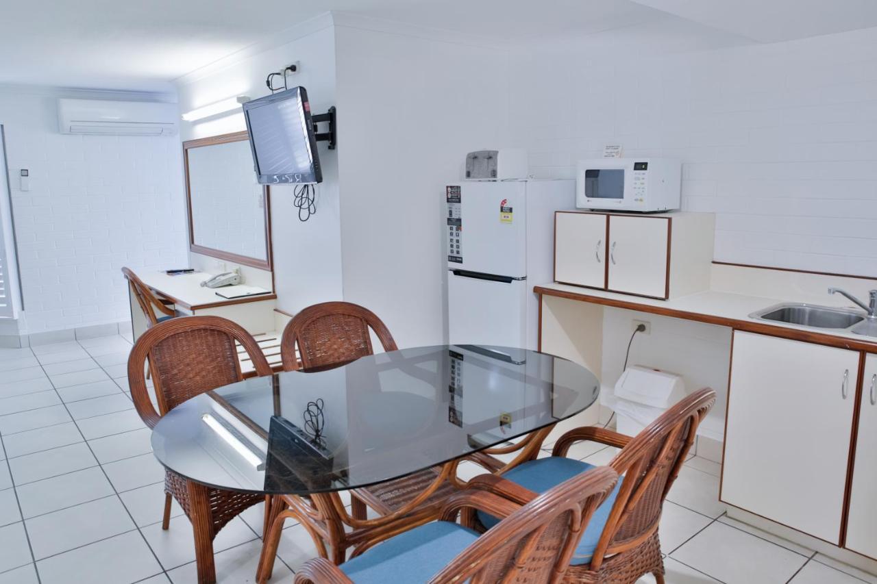 Central Park Motel Rockhampton Buitenkant foto